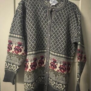 Deans of Scotland Patterned Cardigan. Dark gray.